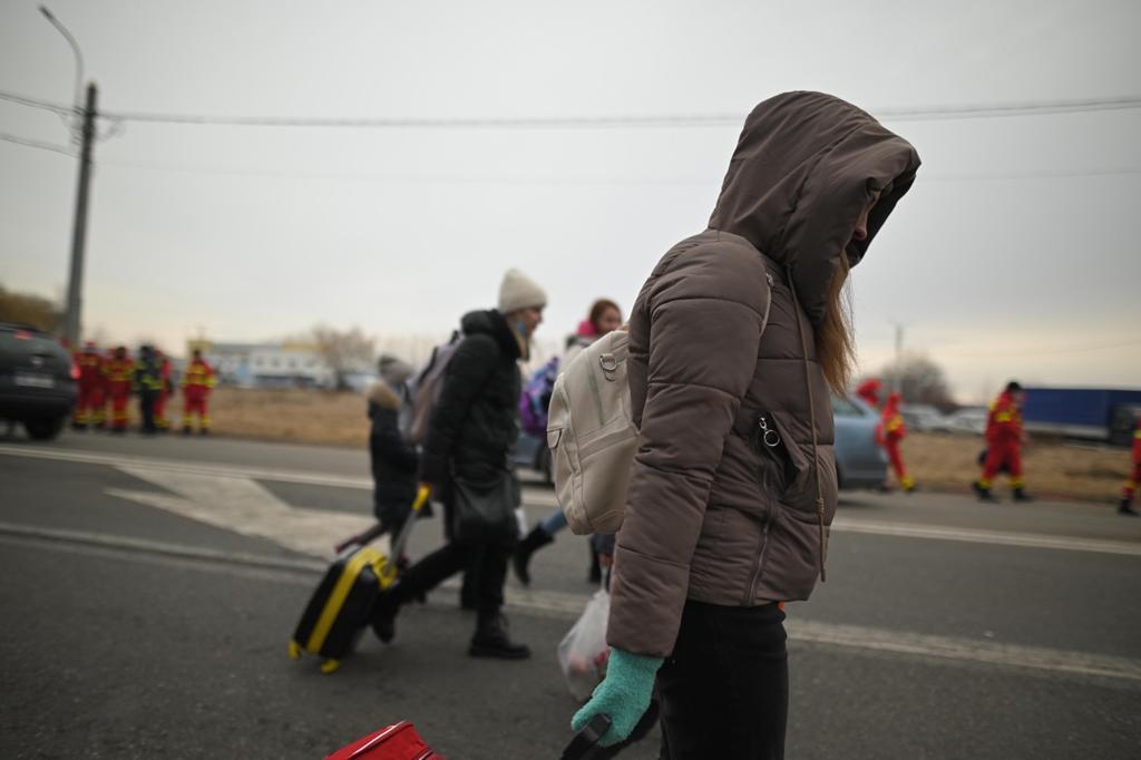 Ukrainalaisia pakolaisia Romanian rajalla maaliskuussa 2022.